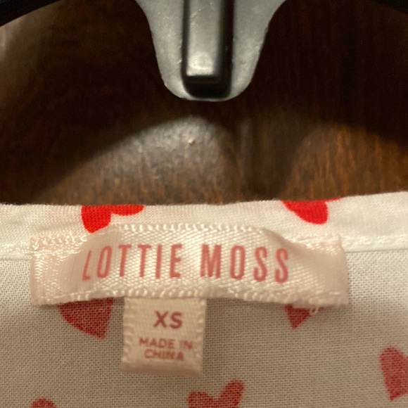 Adorable 2 piece set with ❤️ red hearts all over 😍😍😍 - Picture 5 of 16